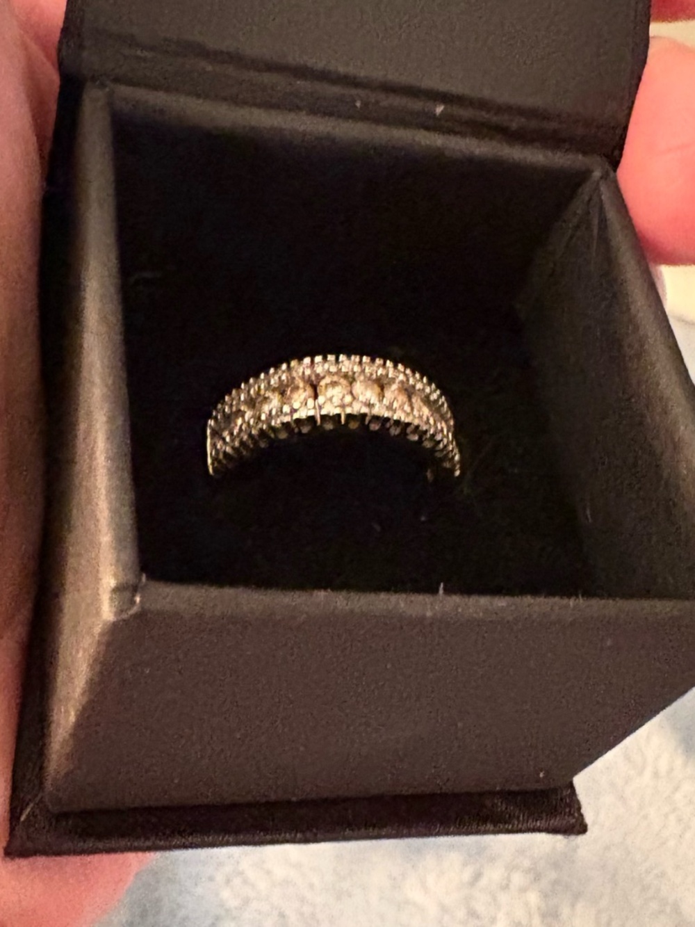 White and Champagne Diamonds in White Gold Size 6.5 - Picture 4 of 7